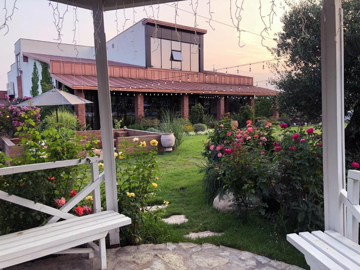 Hotel Giuaani Winery à Manavi Extérieur photo