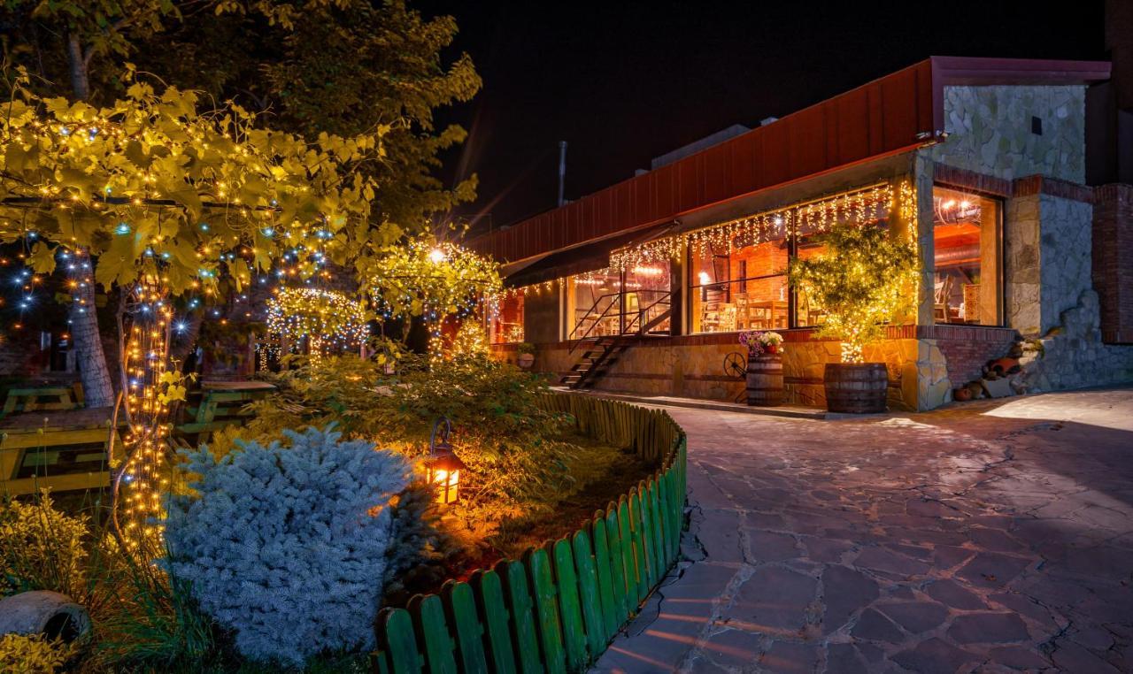 Hotel Giuaani Winery à Manavi Extérieur photo